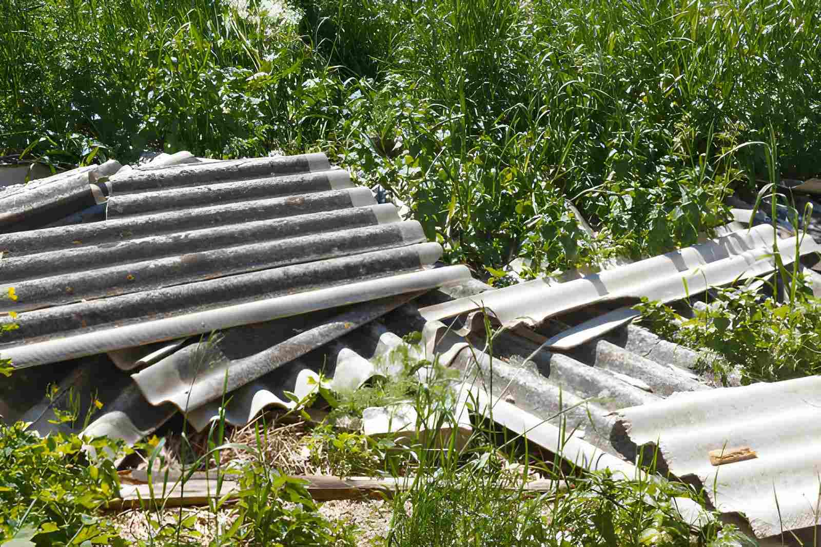 Postwar siding asbestos removal in Medford