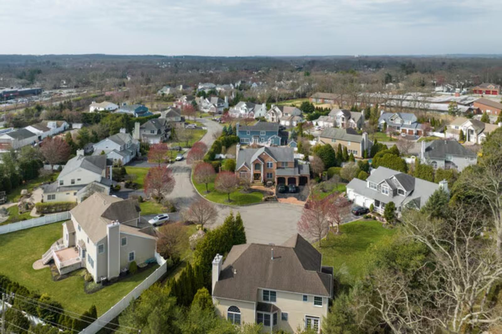 Colonial and mid-century homes in Smithtown